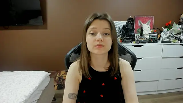 SoniNesti online show from 06-19-26, 04:11