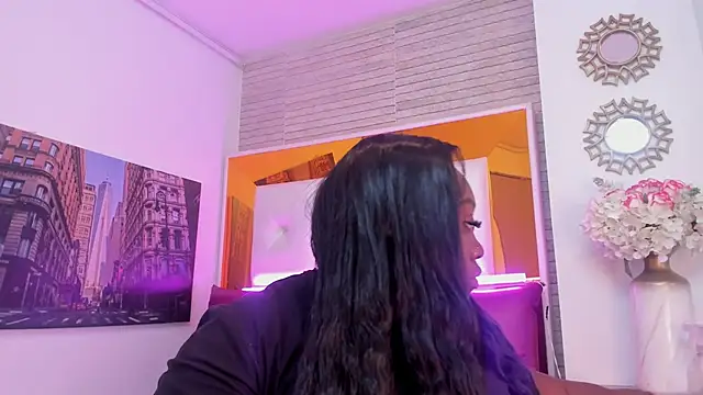 ShaniaBrownn online show from 11-28-25, 07:49