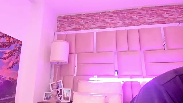 ShaniaBrownn online show from 03-18-26, 07:39