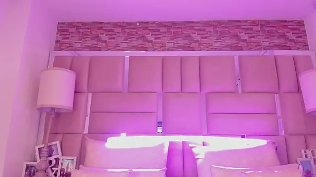 ShaniaBrownn online show from 04-14-26, 07:53