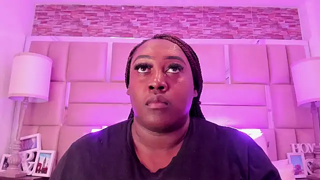 ShaniaBrownn online show from 04-23-26, 07:38