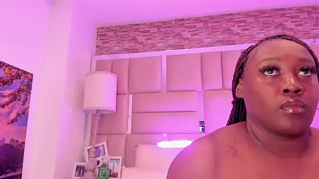 ShaniaBrownn online show from 05-14-26, 07:42