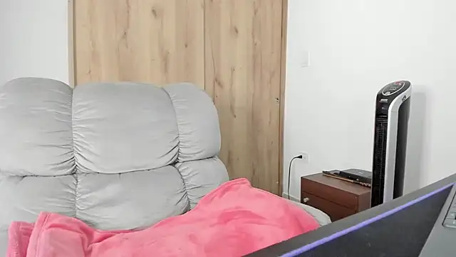 Snapshot of xspecialoomx chatting on 03-16-26, 12:53 xspecialoomx online show from 03-16-26, 12:53