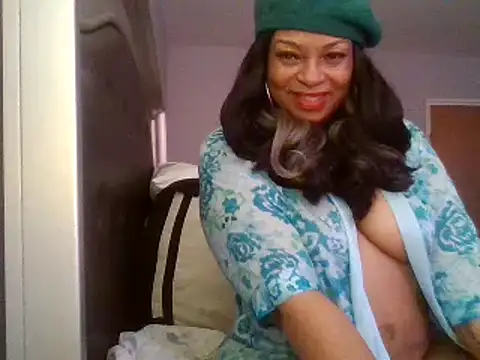 MSweetLindaParks online show from 01-25-25, 03:52