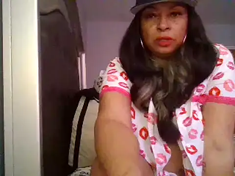 MSweetLindaParks online show from 02-02-25, 07:25