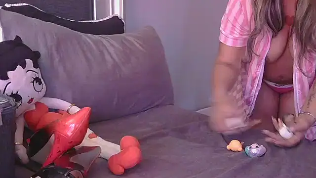 MSweetLindaParks online show from 01-16-26, 02:43