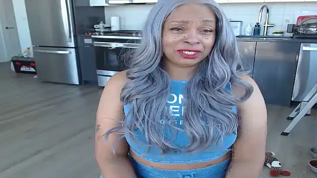 MSweetLindaParks online show from 04-26-26, 09:01