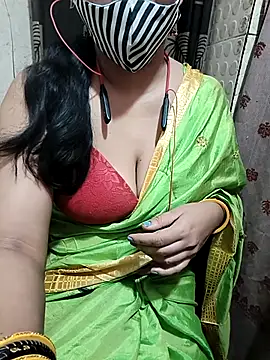 Snapshot of sangeetha4bide chatting on 12-18-25, 06:41 sangeetha4bide online show from 12-18-25, 06:41