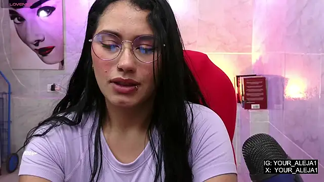 Snapshot of LauraRuiz1 chatting on 05-15-26, 11:23 LauraRuiz1 online show from 05-15-26, 11:23