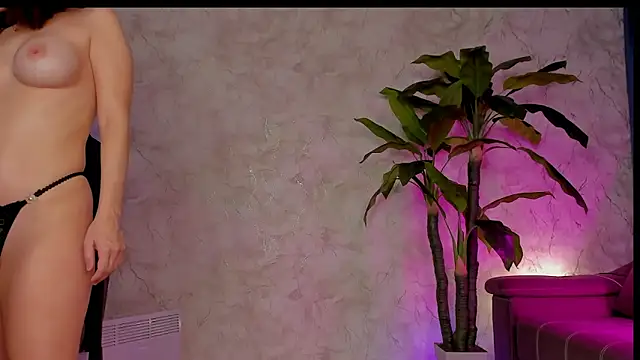 Emma7 online show from 02-17-25, 02:53