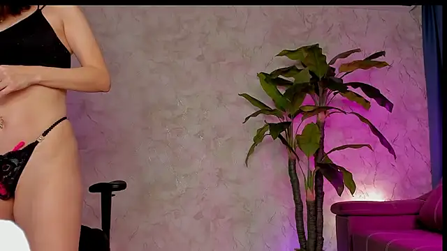 Emma7 online show from 02-21-25, 01:33