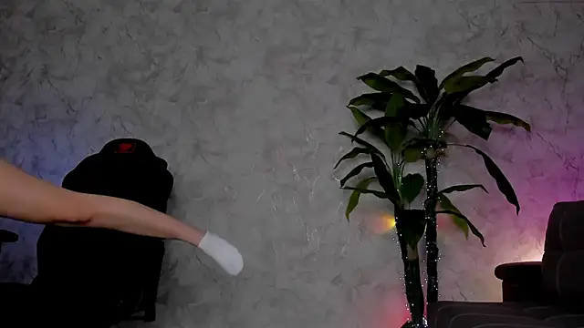 Emma7 online show from 09-15-25, 03:28