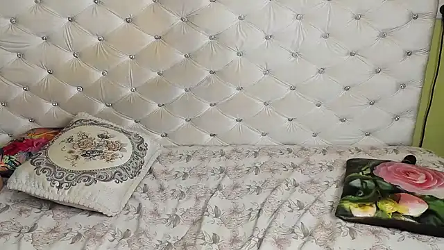 Snapshot of DoraMay chatting on 03-11-25, 01:37 DoraMay online show from 03-11-25, 01:37