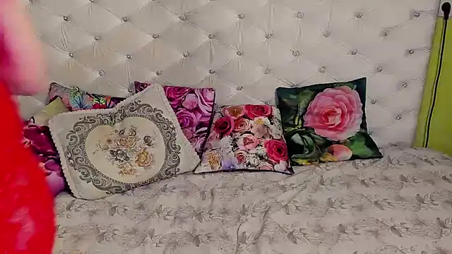 Snapshot of DoraMay chatting on 11-12-25, 07:46 DoraMay online show from 11-12-25, 07:46