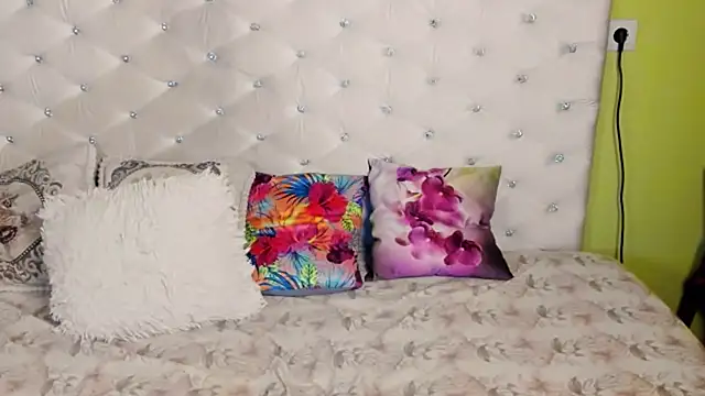 Snapshot of DoraMay chatting on 03-31-26, 09:26 DoraMay online show from 03-31-26, 09:26