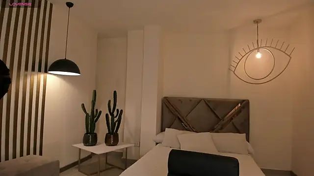 ToriCrossX online show from 11-22-25, 04:11