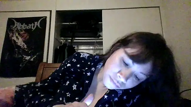 Snapshot of petitedoll29 chatting on 12-06-24, 01:18 petitedoll29 online show from 12-06-24, 01:18