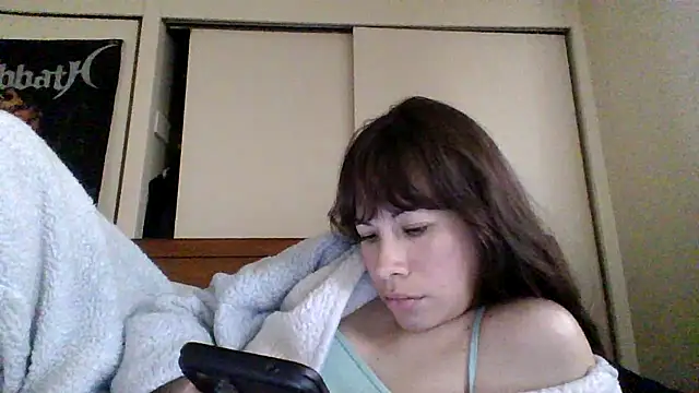 Snapshot of petitedoll29 chatting on 12-13-24, 11:17 petitedoll29 online show from 12-13-24, 11:17