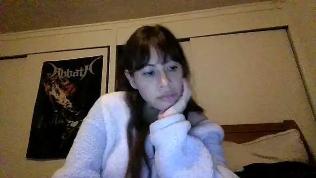 Snapshot of petitedoll29 chatting on 12-17-24, 01:39 petitedoll29 online show from 12-17-24, 01:39