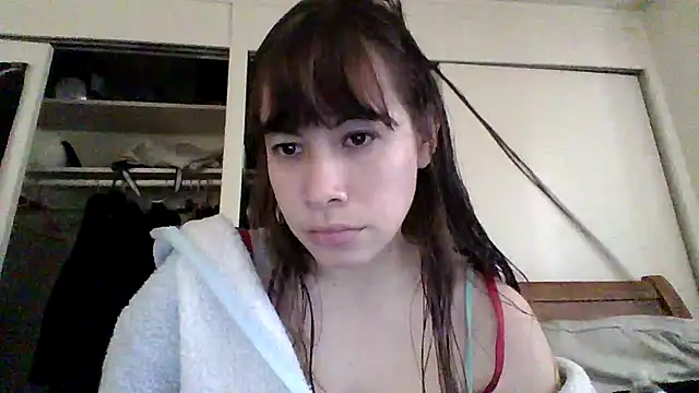 Snapshot of petitedoll29 chatting on 12-20-24, 10:00 petitedoll29 online show from 12-20-24, 10:00