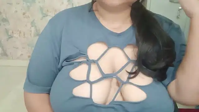 Snapshot of yoursnishaa chatting on 02-14-26, 04:15 yoursnishaa online show from 02-14-26, 04:15