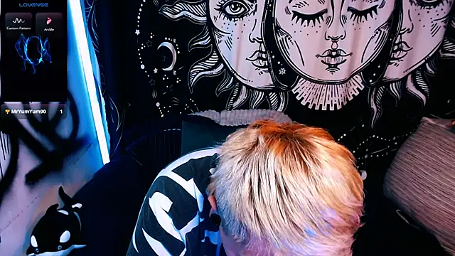 Marieblueeyes online show from 05-15-26, 04:52