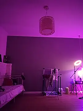 Yammy Yumi online show from 04-12-26, 08:36