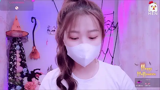 Snapshot of hen237 chatting on 10-27-25, 10:03 hen237 online show from 10-27-25, 10:03