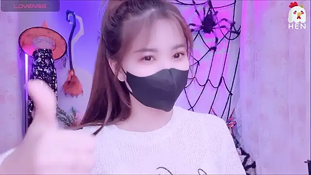 Snapshot of hen237 chatting on 11-08-25, 01:06 hen237 online show from 11-08-25, 01:06