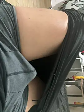 Snapshot of elvis0966 chatting on 12-30-24, 04:42 elvis0966 online show from 12-30-24, 04:42