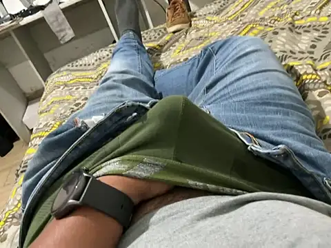 Snapshot of elvis0966 chatting on 03-21-25, 04:39 elvis0966 online show from 03-21-25, 04:39