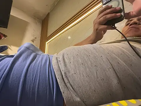 Snapshot of elvis0966 chatting on 01-13-26, 04:51 elvis0966 online show from 01-13-26, 04:51