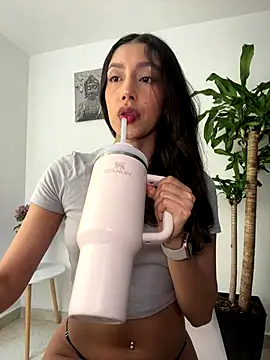 Snapshot of SelenaStone chatting on 12-15-25, 07:51 SelenaStone online show from 12-15-25, 07:51