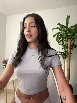 Snapshot of SelenaStone chatting on 12-20-25, 10:17 SelenaStone online show from 12-20-25, 10:17