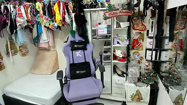 Snapshot of allsson_queen chatting on 01-10-25, 11:29 allsson queen online show from 01-10-25, 11:29