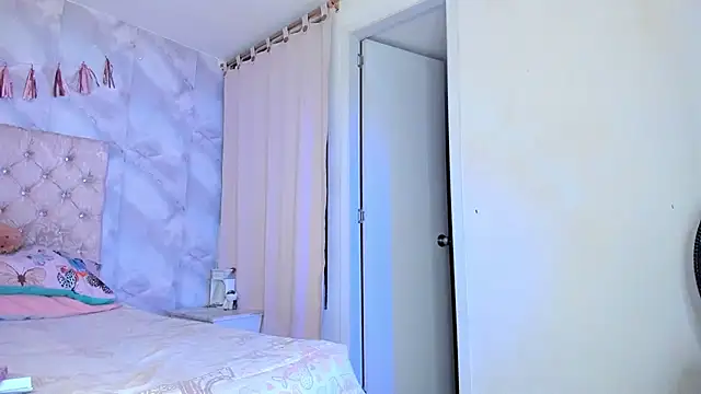 KatalinaMillan online show from 01-05-25, 01:35