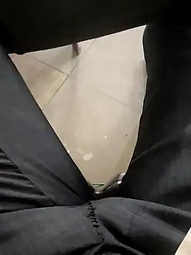 Snapshot of rajlocal chatting on 02-20-25, 09:33 rajlocal online show from 02-20-25, 09:33