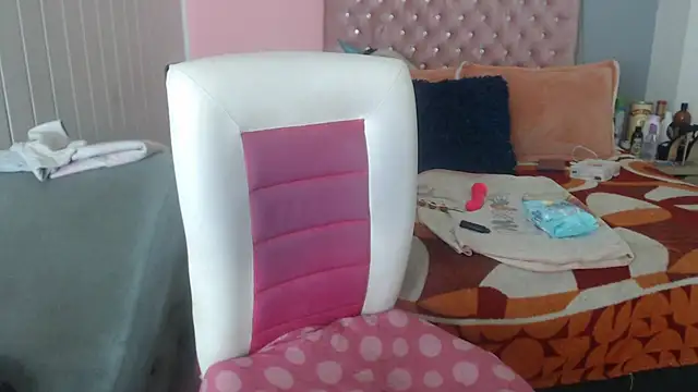 Negrabig online show from 02-18-25, 06:37