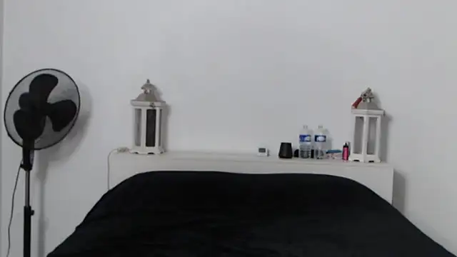 Oriane Jackson online show from 10-19-25, 08:15