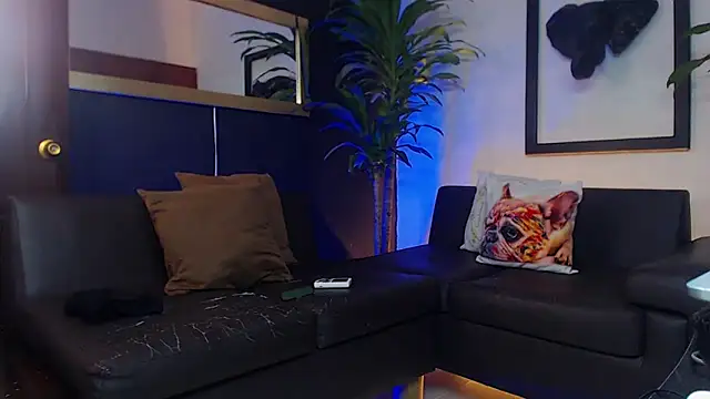 Snapshot of Markboyl chatting on 03-18-25, 12:58 Markboyl online show from 03-18-25, 12:58