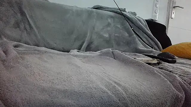 Snapshot of gege_cool chatting on 11-16-25, 08:53 gege cool online show from 11-16-25, 08:53