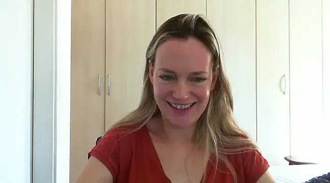 Snapshot of Annylove1 chatting on 02-19-25, 12:44 Annylove1 online show from 02-19-25, 12:44