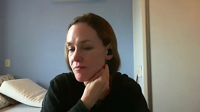 Snapshot of Annylove1 chatting on 09-16-25, 03:46 Annylove1 online show from 09-16-25, 03:46