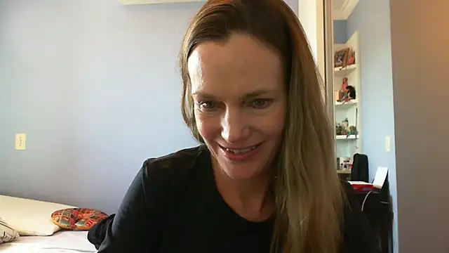 Snapshot of Annylove1 chatting on 09-18-25, 03:47 Annylove1 online show from 09-18-25, 03:47