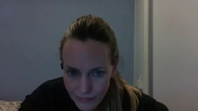 Snapshot of Annylove1 chatting on 09-25-25, 10:57 Annylove1 online show from 09-25-25, 10:57