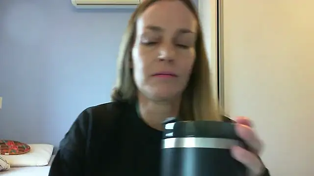 Snapshot of Annylove1 chatting on 09-26-25, 11:03 Annylove1 online show from 09-26-25, 11:03