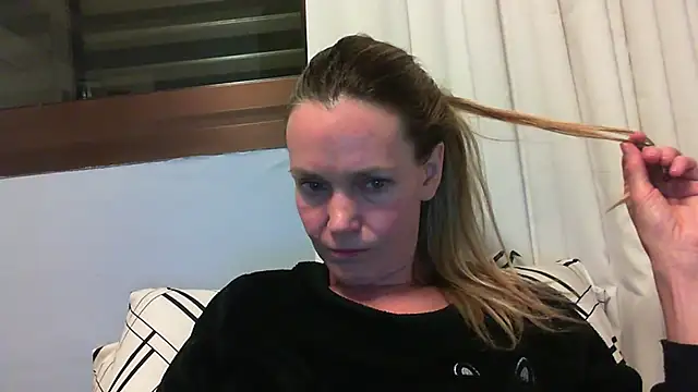 Snapshot of Annylove1 chatting on 09-29-25, 12:16 Annylove1 online show from 09-29-25, 12:16