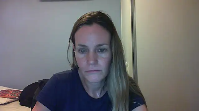 Snapshot of Annylove1 chatting on 10-06-25, 01:03 Annylove1 online show from 10-06-25, 01:03