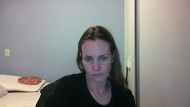 Snapshot of Annylove1 chatting on 10-15-25, 12:22 Annylove1 online show from 10-15-25, 12:22