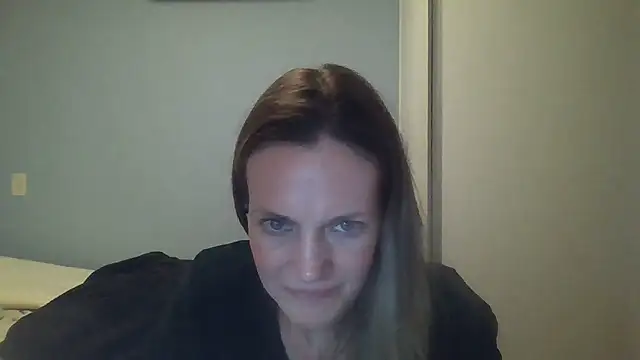 Snapshot of Annylove1 chatting on 10-22-25, 12:33 Annylove1 online show from 10-22-25, 12:33